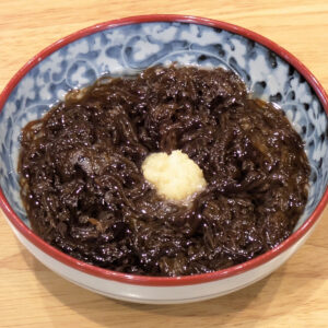 沖縄県産のもずくを使った新メニューのもずく酢